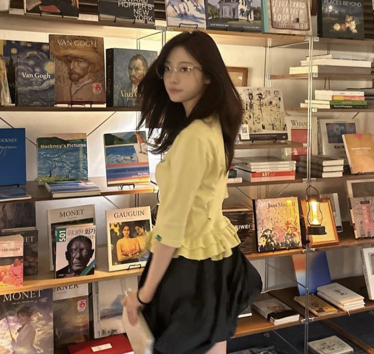 yizhuodaily's tweet photo. Ningning, that girl on campus who is loved by everyone https://t.co/8fLEtx9zWE
