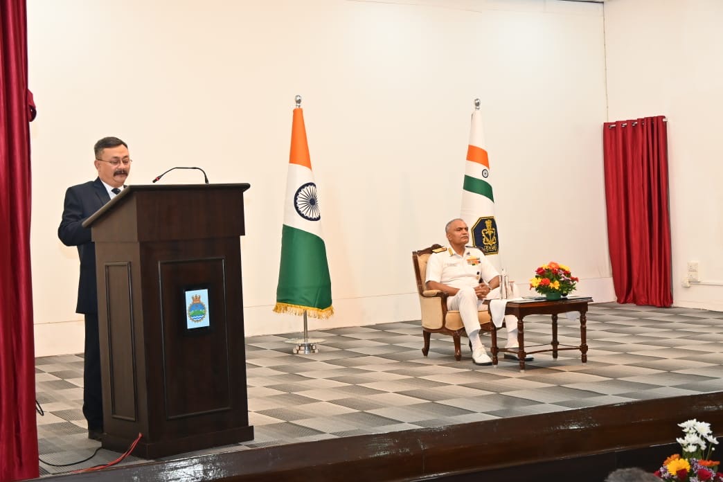 During the farewell visit, Admiral R Hari Kumar, PVSM, AVSM, VSM, ADC, Chief of the Naval Staff visited #HQWNC and addressed the #NavalCivilians on 10 Apr 24 at #Angre Auditorium.  The Admiral acknowledged and appreciated the invaluable contributions made by Naval Civilians…