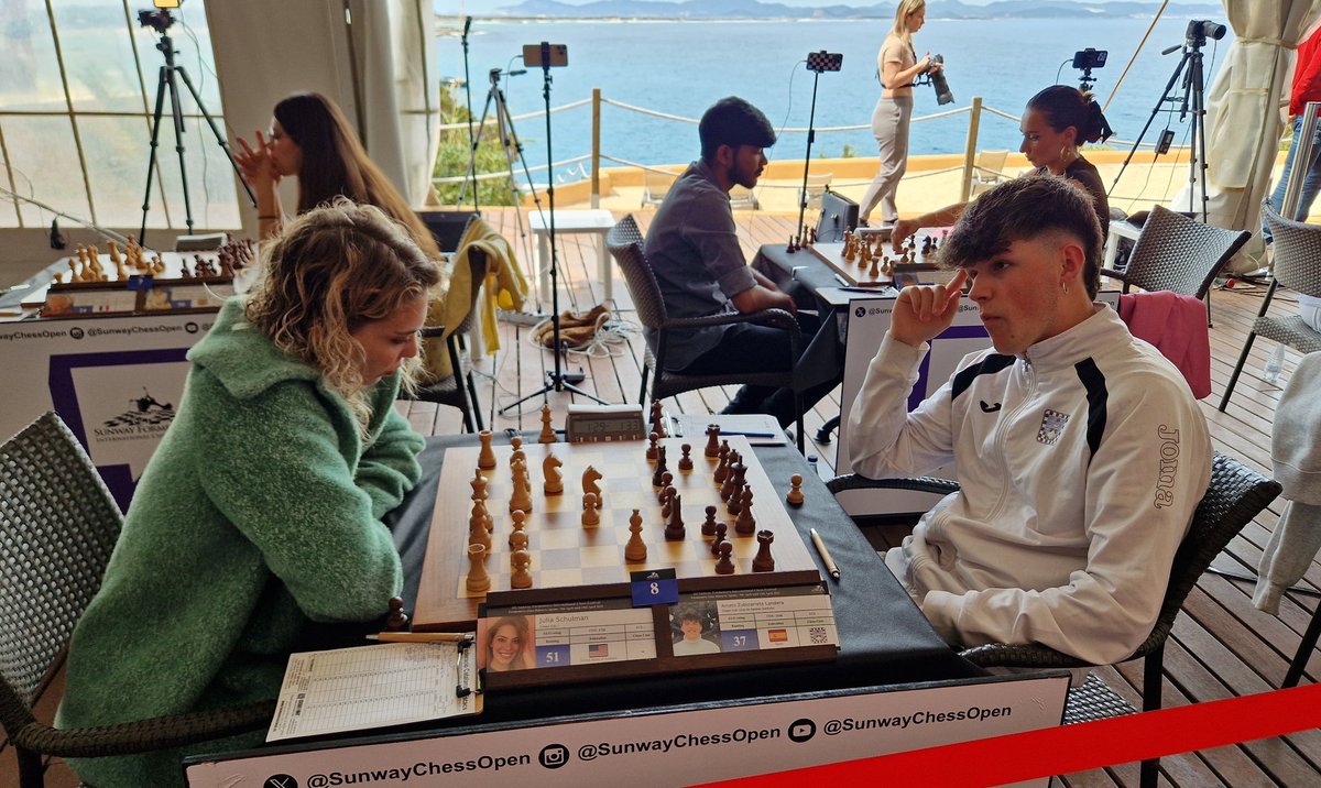 SunwayChessOpen's tweet image. Nice view from @julesgambit&apos;s board in today&apos;s game vs. Amets Zubizarreta (@CASanturtzi) at #SunwayFormentera Chess Festival.
#ChessInParadise