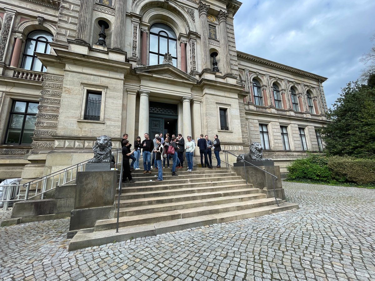 Wichtige Vernetzungsmöglichkeit in #Wolfenbüttel: Rückblick auf den jährlichen Workshop der Handschriftenbearbeiter:innen, der vom 10.–11. April an der @hab_wf stattfand. Neben aktuellen Fragen zur #Handschriften|erschließung wurde u.a. Neufassung der #DFG-Richtlinien diskutiert.