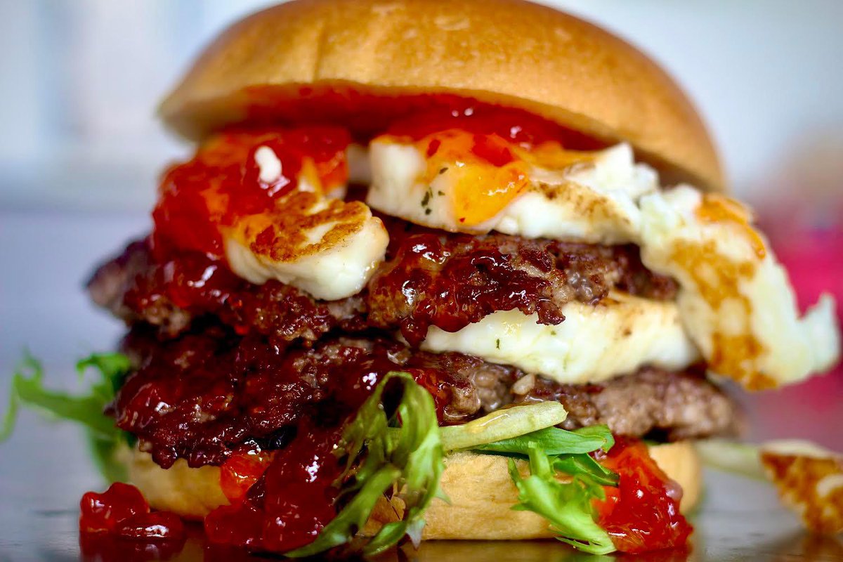 **TONIGHT** - Fill your face with delicious burgers and fries from 4pm this evening…….fill your bellies with beer from 12-11:30 in a glimmer of sunshine…..and fill your hearts as you catch up with friends to start off your weekend #streetfoodyork #craftbeeryork