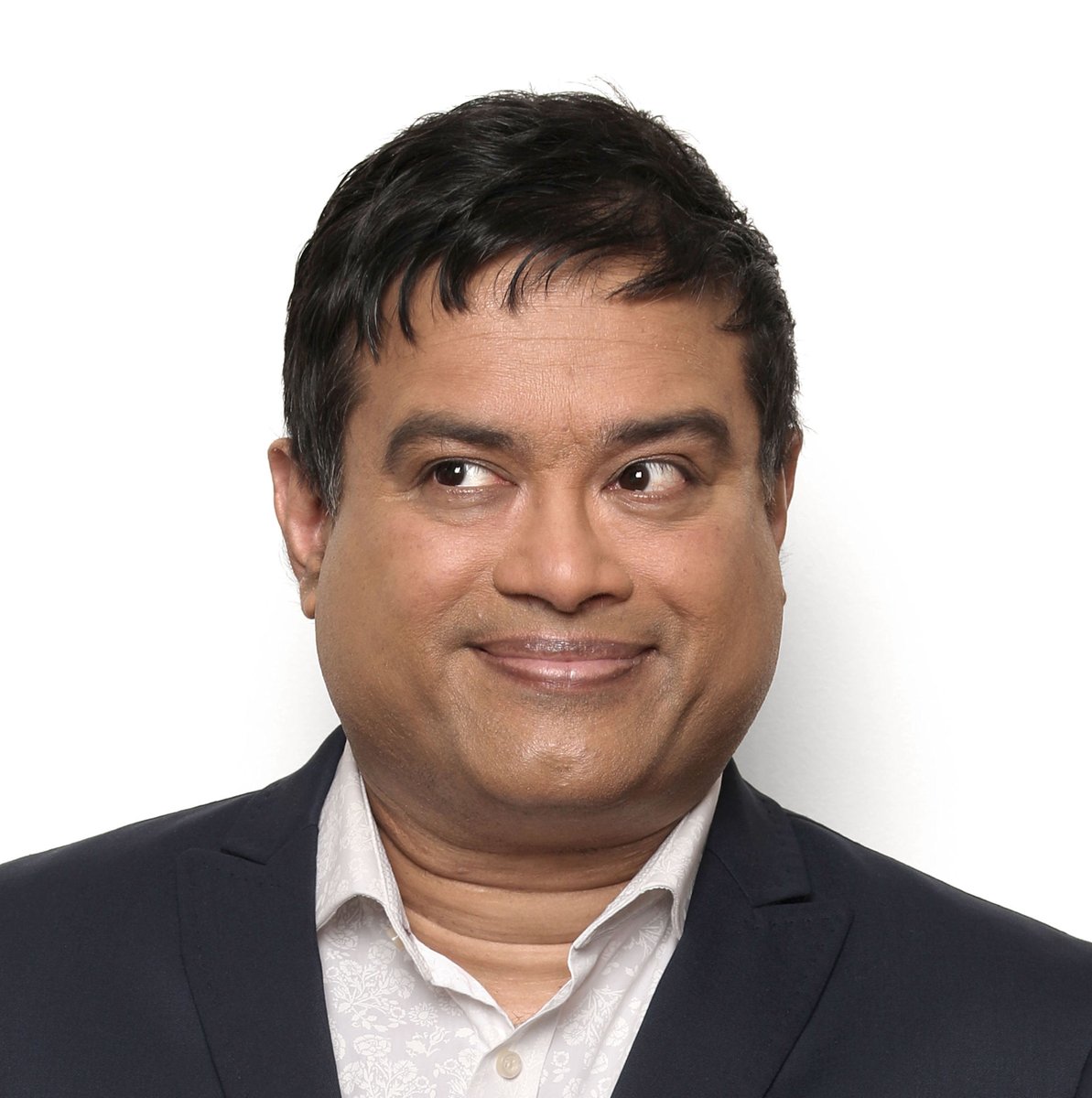 ⭐ Hipp @ The Hullabaloo ⭐ Paul Sinha - Pauly Bengali Join Paul on Tuesday (16 April) for an uncompromising show taking a pop at politicians, plagiarists and pretenders. ⚠ Last few tickets remaining! ⚠ Book now ⬇ darlingtonhippodrome.co.uk/whats-on/Paul-…