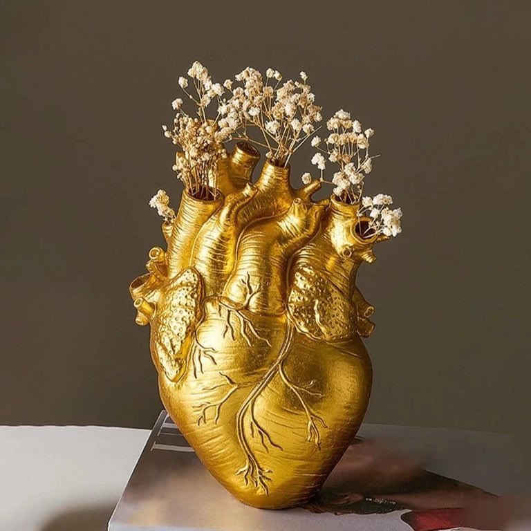 heart vase OH MY GOD