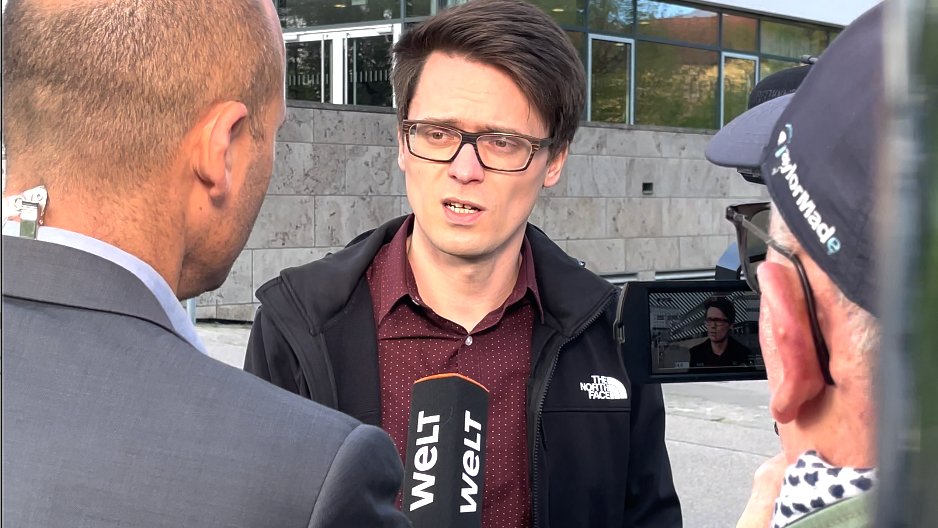 "Das, was wir gestern erlebt haben, war ein Medienspektakel von 2 Oppositionspolitikern, die eines bewiesen haben: Dass sie beide nicht das Format haben, Ministerpräsident von #Thüringen zu werden", sagt unser Landesvorsitzender <a href="/ChristianSchaft/">Christian Schaft</a> bei <a href="/welt/">WELT</a>: welt.de/politik/deutsc…