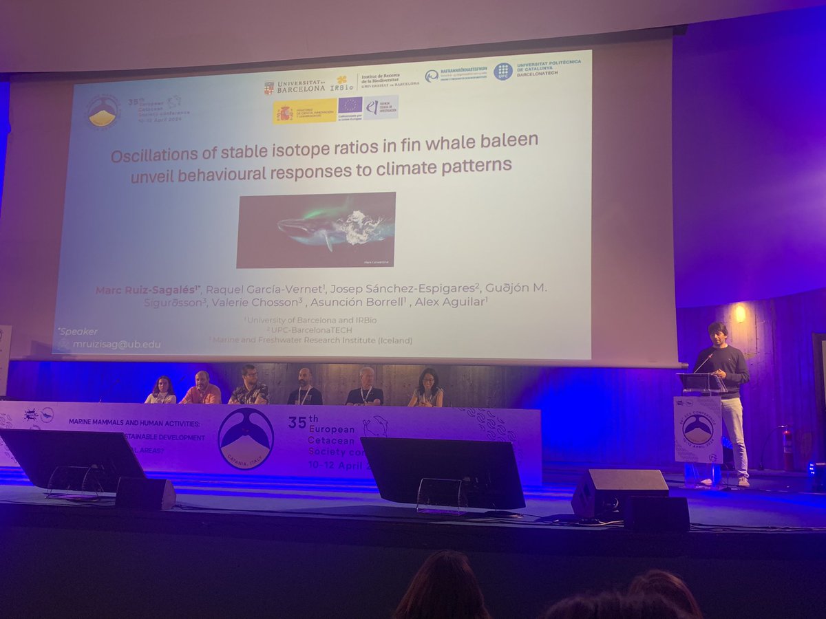 Part del grup som aquesta setmana a Catània, al congrés anual de la @EuroCetSoc  presentant la nostra recerca sobre ecologia de mamifers marins 🐬🦭🐋 #ECSconference2024