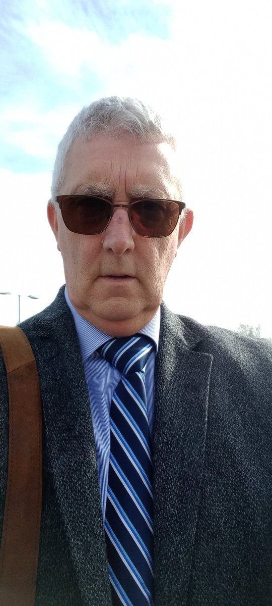 Unusually, all dressed up and somewhere to go,  and the sun is shining! On my way to London for a Poetry Together lunch with Gyles Brandreth and the rest of the team behind Poetry Together. poetrytogether.co.uk.
