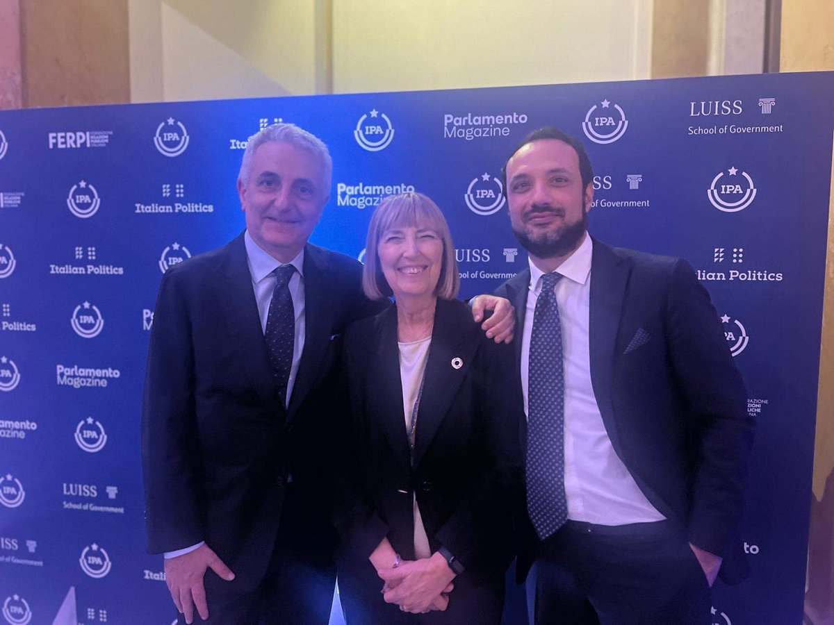 Si è svolta la cerimonia di premiazione della Prima Edizione dell’Italian Political Awards, dove abbiamo avuto l'onore di consegnare la menzione speciale “Prioritalia - Sostenibilità e Diritto al Futuro”. 

👉 Leggi il post completo: bit.ly/4cXFA4z