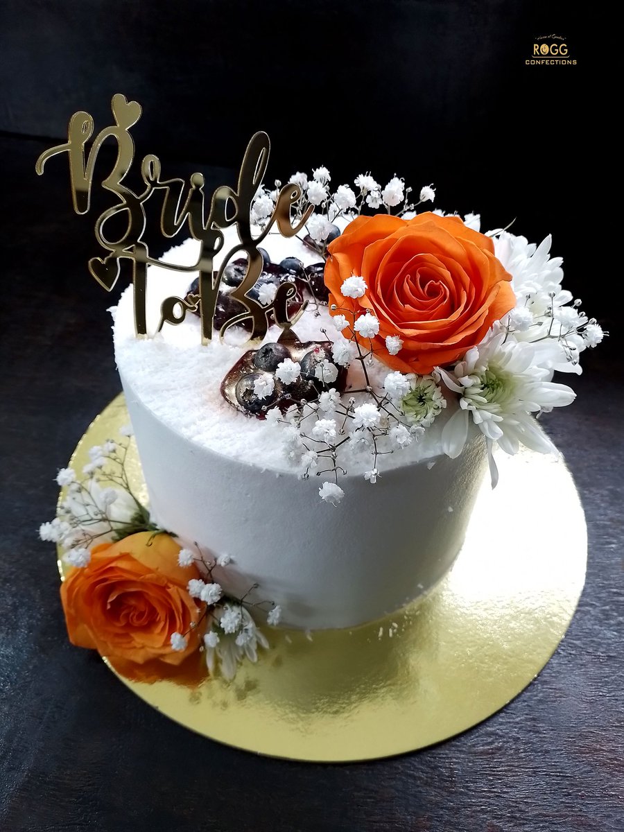 Irresistibly Delicious!

#bridetobe #CakeArt #cake #cakes #Flowers #Food #Foodie #Foodies #FoodieBeauty #art #foodart #pastry #bridalshowercake