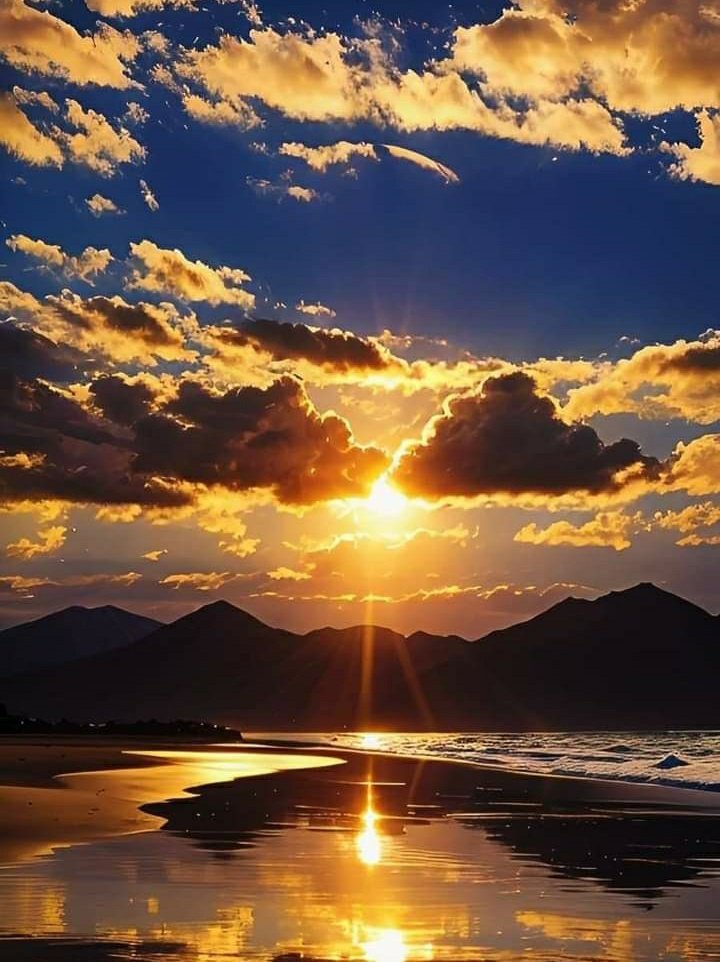 Heaven on Earth 🌎
Guys share your pic for more exposure Will retweet the best ones .
Please retweet & follow .
#sunset
#sunsetphotography
#SunsetViews
#NatureBeautiful 
#NatureLover 
#NaturePhotography 
#photography