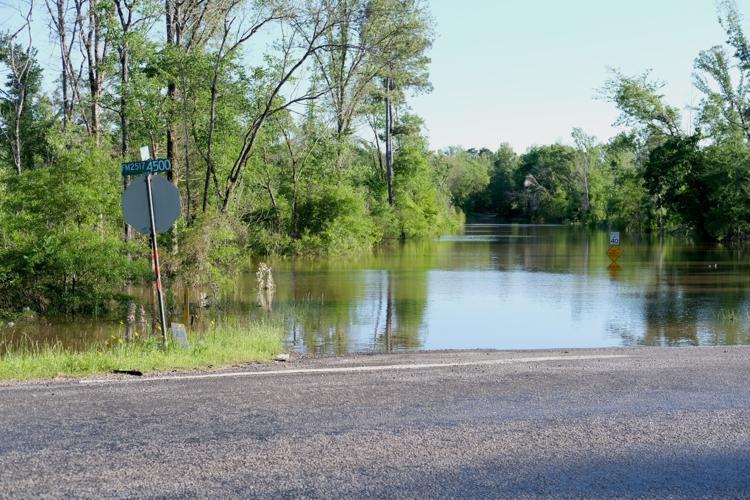 Disaster declared as Sabine River expected to crest 8 feet above flood stage👉🏻ktbs.com/weather/floodi…