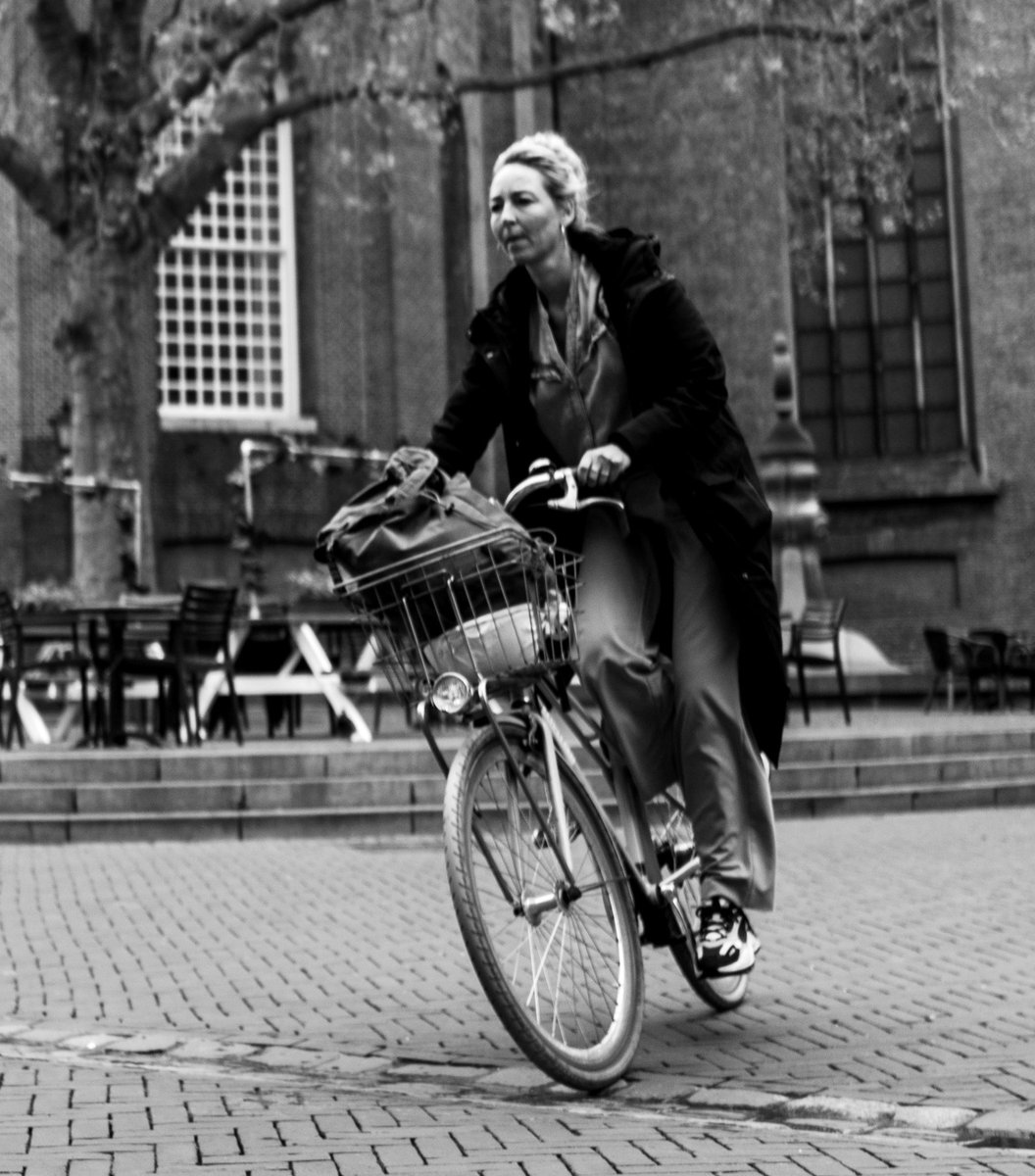 A Dutch view

#blackandwhitephotography #streetphotography #Netherlands #zwolle #cycling