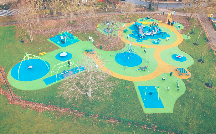 Diverse play An innovative inclusive playground encourages children with diverse abilities to enjoy sharing the same play space, writes Deborah Gundle. senmagazine.co.uk/content/activi… #LOTC #inclusiveplayground #Inclusivity #specialneeds #diverseabilities #Diverseplay