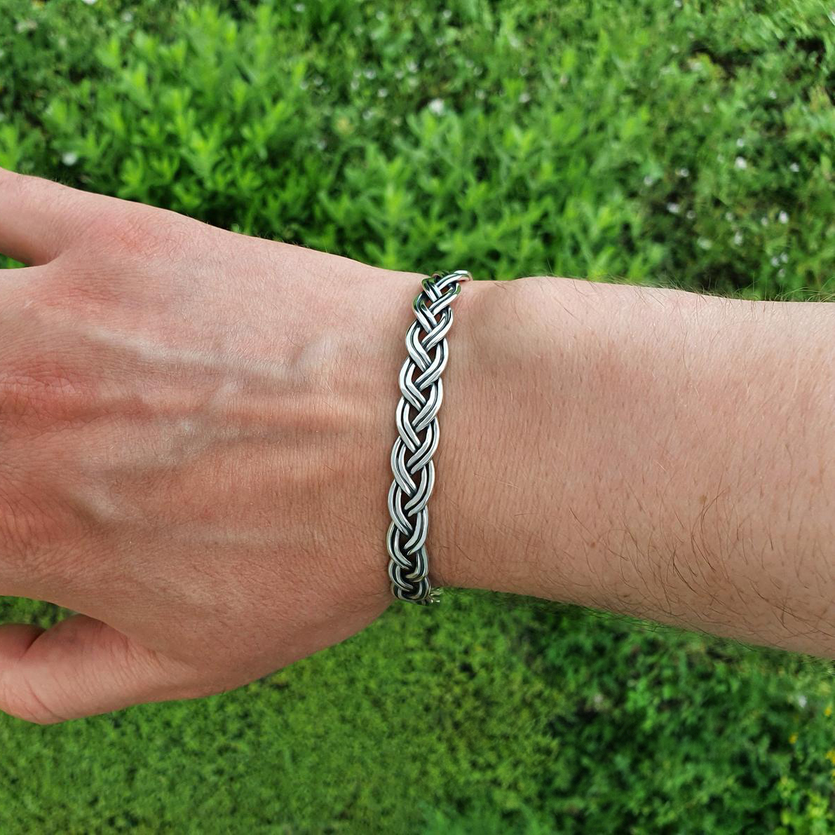 Viking bracelet

berloga-workshop.com/catalog/282-wo…

#viking #jewelry #norse #handmade #bracelet #silver #silverbracelet #vikingbracelet #womensbracelet #vikingdesign #vikingart #exclusivejewelry #vikingjewelry #exclusivejewelry #likeaviking #vikingstyle #norse