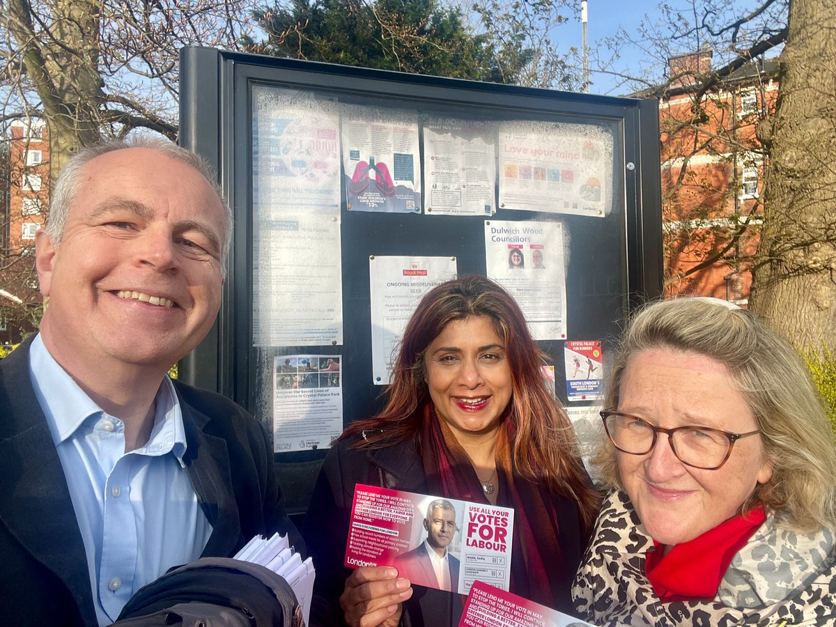 A small but perfectly formed group out in #Dulwich Wood last night talking to voters about why they are voting for @SadiqKhan, for me and for @LondonLabour. Lots of switchers, lots of positive comments and a lovely spring evening!