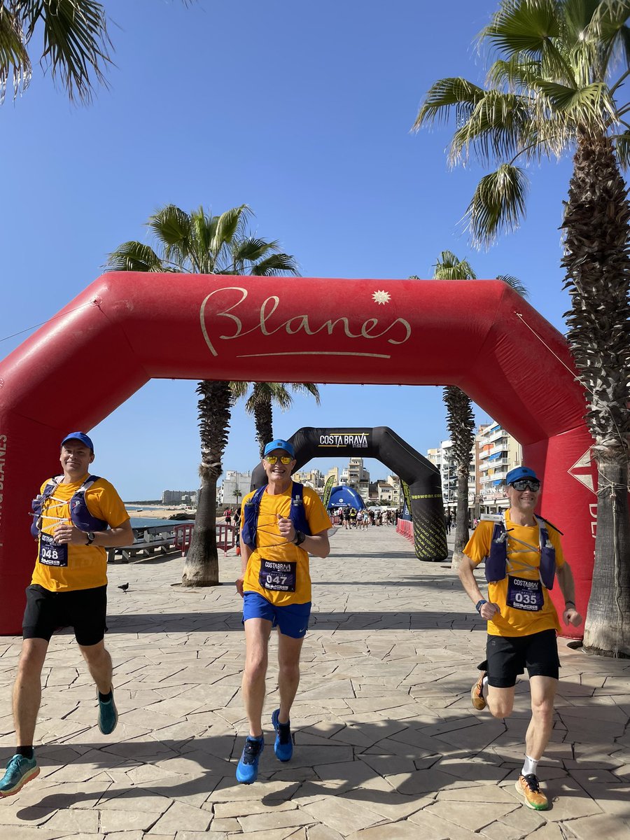 Take off Costa Brave Stage Run. After month of training ‘this is the moment’. Together with Paul Pruijmboom en Rutger Kleemans. Dutch team pool position. #trailrunning #costablanca #menwithclass

Thanks <a href="/samblom68/">SamBlom 🏃🏼👟</a>  <a href="/MudSweatTrails/">MudSweatTrails</a>