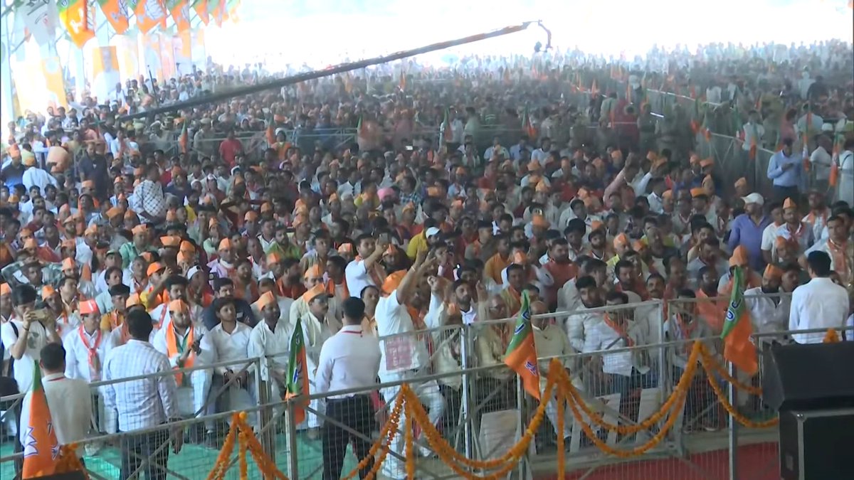 'PM Modi has divided the entire country into 4 sections - women, poor, youth, and farmers. Based on this, work is being done to for everyone's development- Shri @AmitShah' #UP_Bole_400Paar