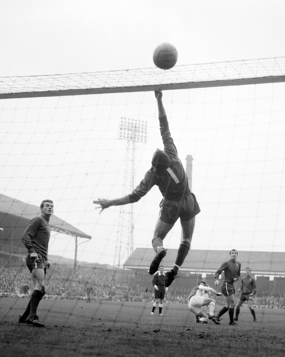 Remembering the legendary Peter Bonetti on the anniversary of his passing. Forever a Chelsea icon, his legacy lives on in our hearts and on the pitch. Rest in peace, Peter! 💙🐈‍⬛