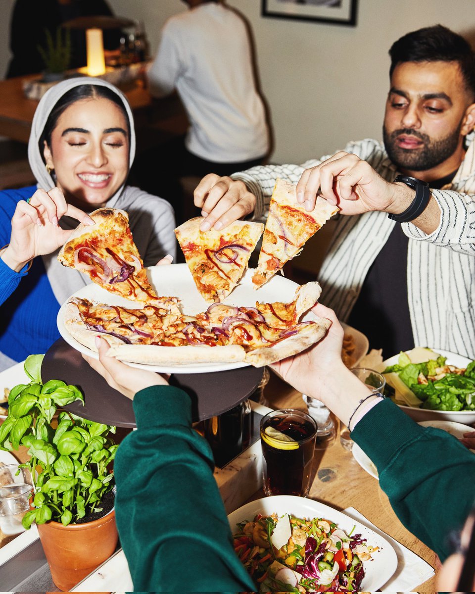 FitrahDesigns's tweet photo. "🌙 Grateful to @Vapiano for their Ramadan month offers! Proud to be part of a community that embraces inclusivity and generosity. Thank you for spreading joy through food! 

🌟 As we bid farewell to Ramadan, let's also come together to celebrate Eid al-Fitr! https://t.co/LBcwgAzRaC
