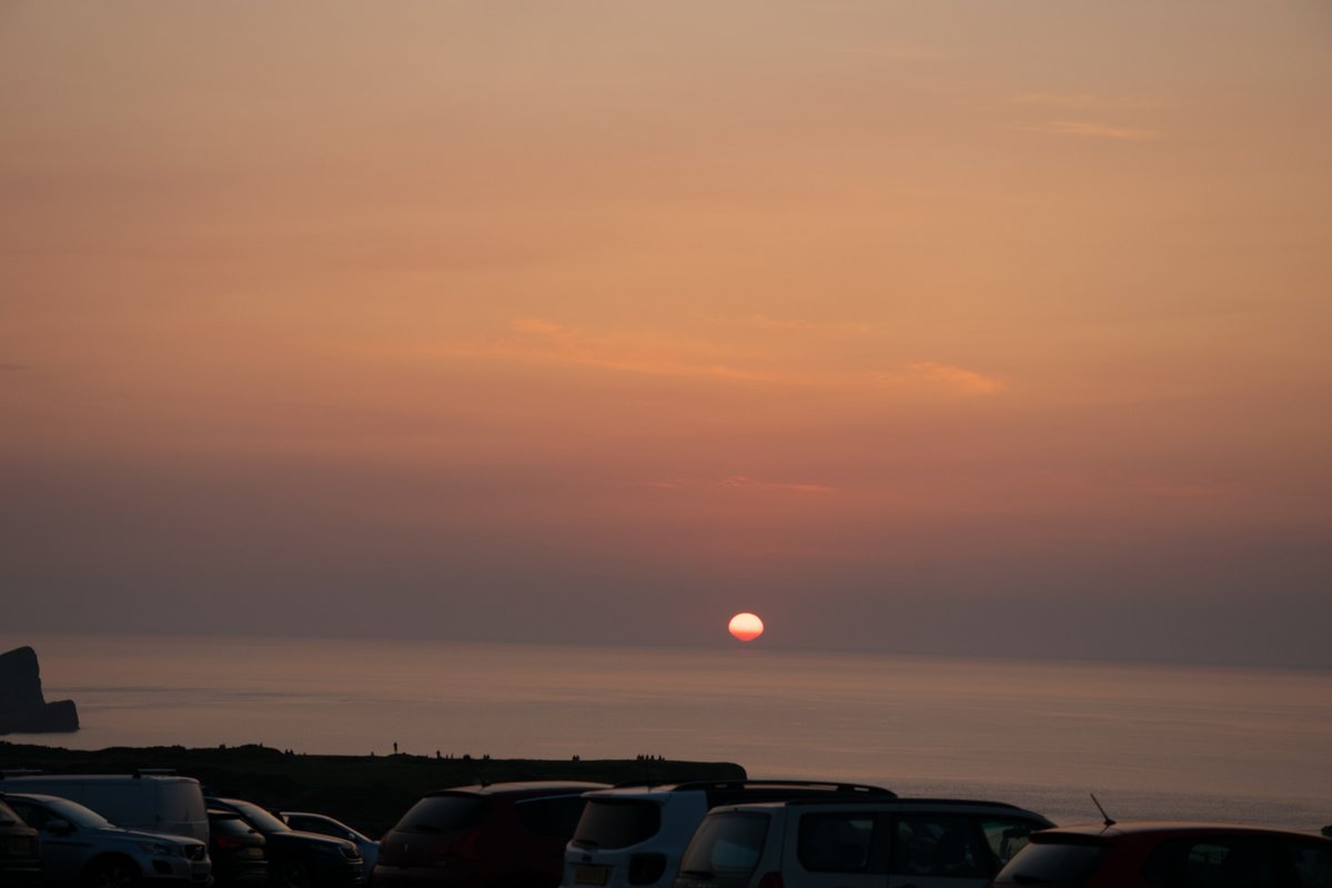 @ThePhotoHour @StormHourMark Sun setting at Rhossili Bay in South Wales