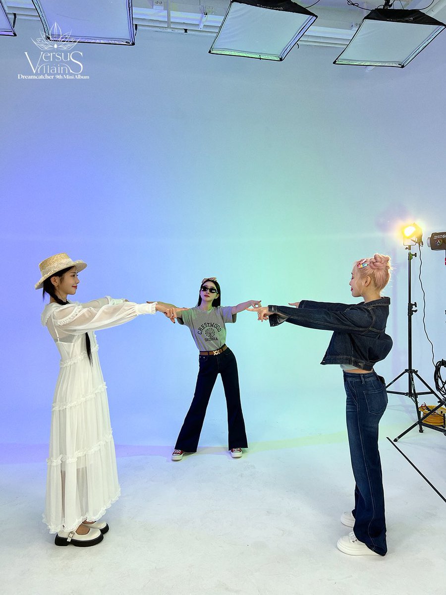 New stuff from ‘OOTD’ promo 👽

#수아 #가현 ♡ #Dreamcatcher