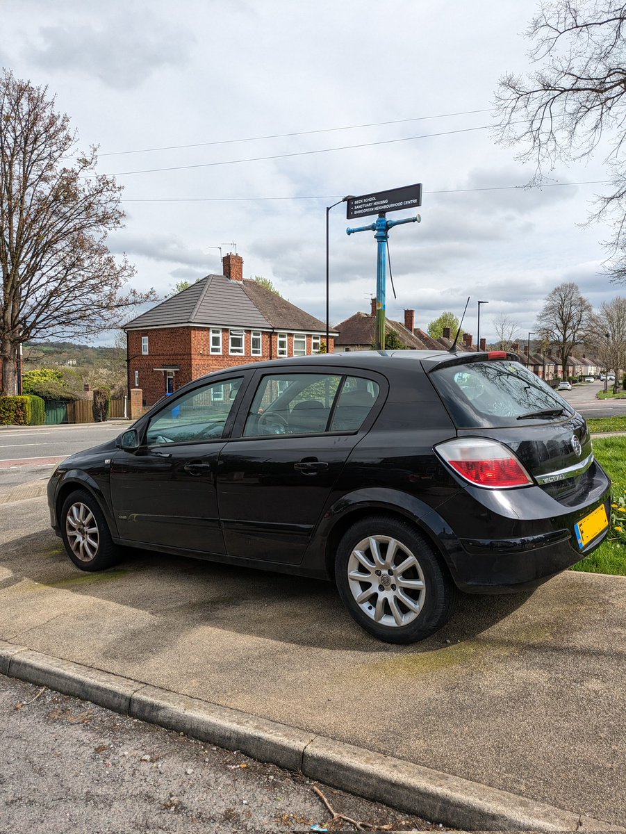 Do people park on pavements in your area? 

#PavementParking