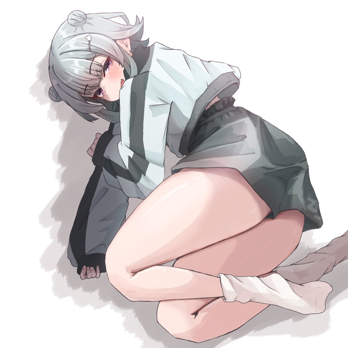 #太もも晒すとフォロワー増えるって聞いたんですが 
もっと太もも描きたい 