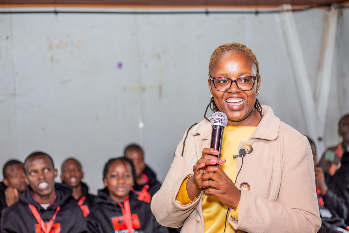 CMETrust's tweet photo. Day 2 of #AprilHolidayProgram, our scholars learned about Career Preparation led by @chechewambui from @ExperienceUSIU. She was accompanied by 6 @MastercardFdn scholars who shared their experiences.
#CMETrustSchoolBreak #WezeshaKike #SDG5 #CMETrustAt17 #TransformingMathare #SDG4 https://t.co/LlPY6PzBhV