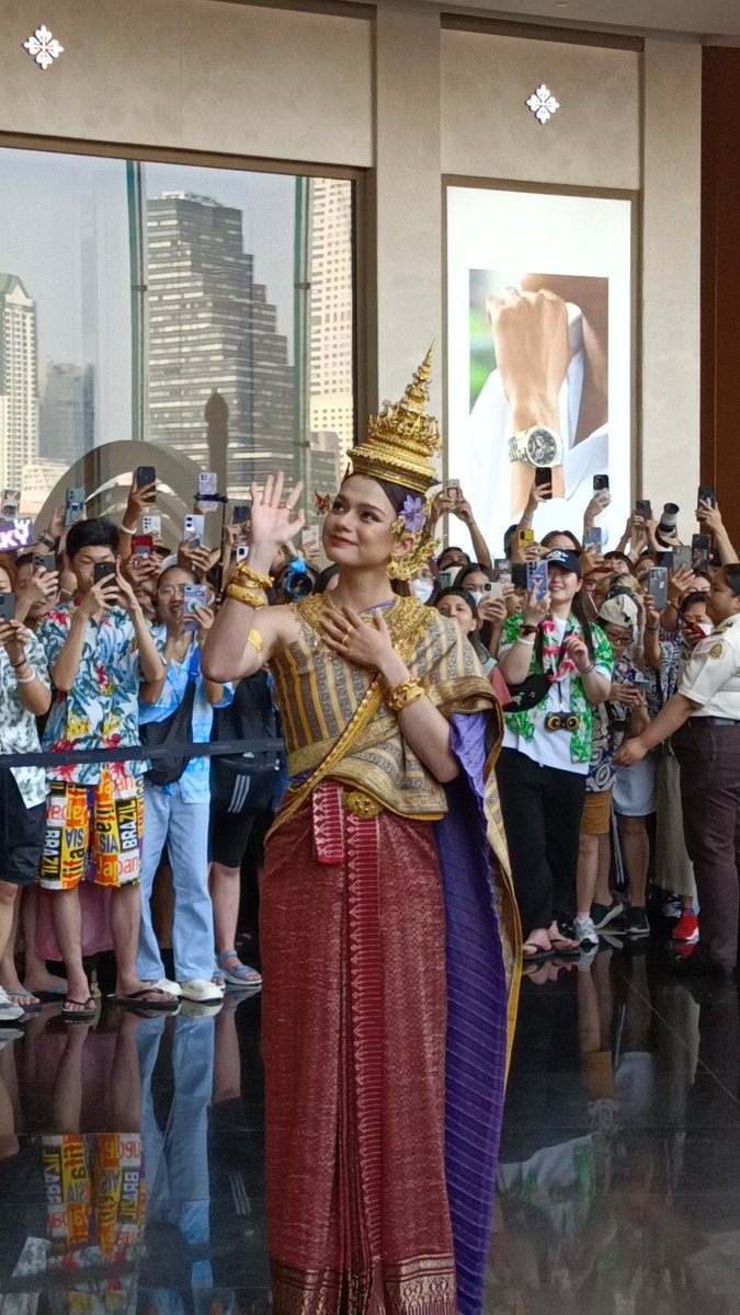 GODDESS 😭

BECKY MISS SONGKRAN
#ICONSIAMSongkranxBECKY