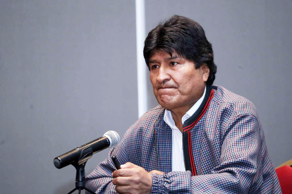 Evo presiente que será inhabilitado 
#Vacúnate #LávateLasManos #UsaBarbijo #ManténLaDistancia
Síguenos en:👉 elalteno.com.bo/bolivia/202404…