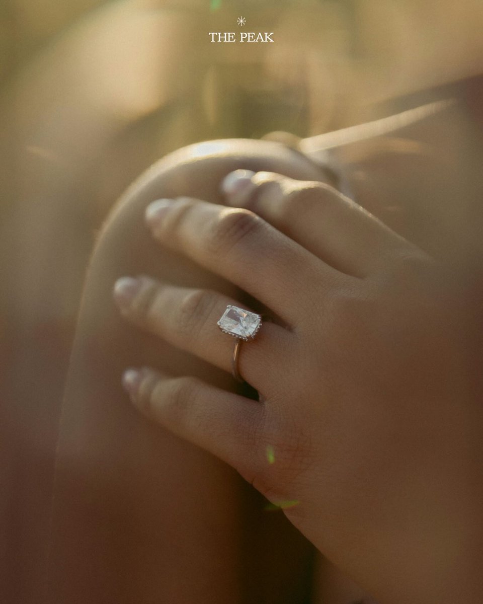 diamondlabs_io's tweet photo. Unlock endless sparkle with our exquisite diamond rings 📷📷 Every piece tells a story of elegance and timeless beauty. Find your perfect match with The Peak.

#thepeakjewellery #thepeakdiamonds #labgrowndiamonds  #diamondsareforeever #diamonds #peakafterpeak #TimelessElegance https://t.co/ccGWJfNNPy