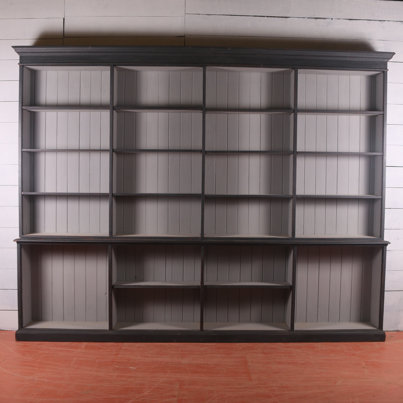Large custom built painted open library bookcase/ shop fitting.
tinyurl.com/kukyw8db
#custombuiltbookcases #openlibrarybookcases  #shopfitting