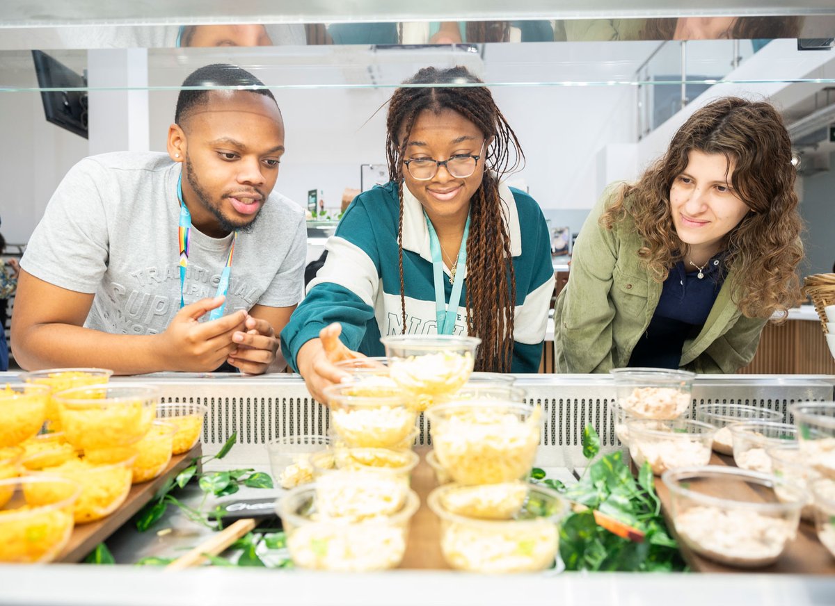 In need of financial support? 💷 Want more info on our transport links or free meals? 🍔🍴 Check out our Cost of Living Hub, where you’ll find all of the support currently on offer to BNU students. Find out more here 👇 bit.ly/3GVTUNd