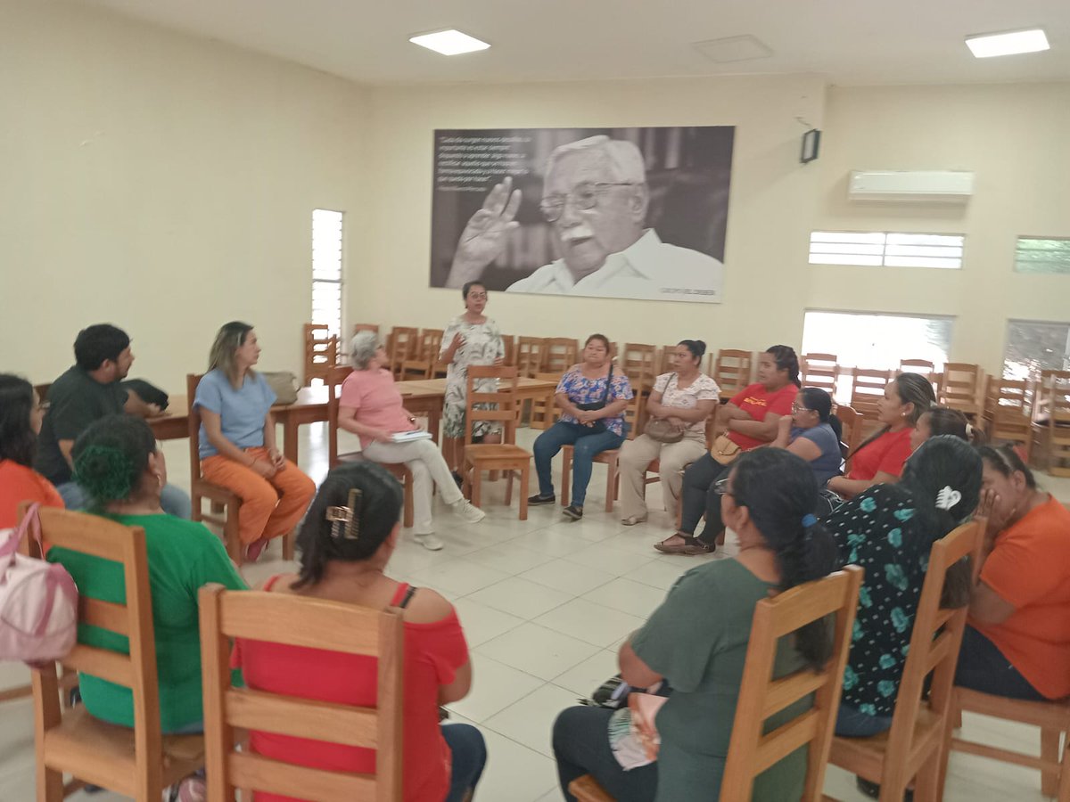 Our partners at @UnifranzBolivia visiting the community of San Jose de Chiquitos, one of the areas we are working with. The visit was filled with meetings and gatherings with the community leaders to talk about our Centre's activities @NIHRglobal @QMULSocialPsych