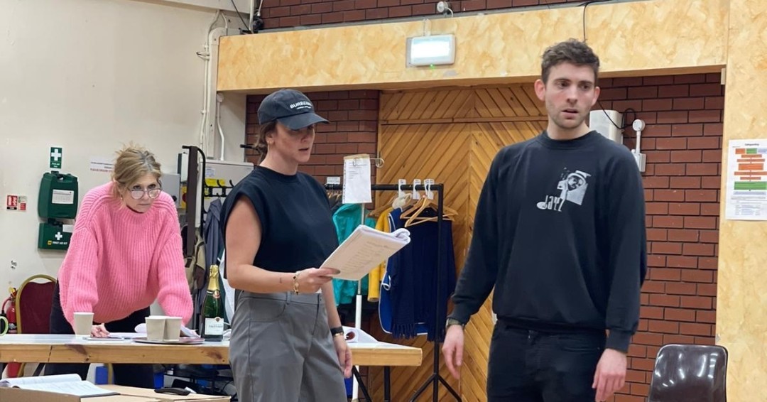 ⭐ IN REHEARSALS ⭐ Here's a little peek into rehearsals for @SyndicatePlay24 👀 Based on Kay Mellor's hit BBC series, this jackpot of a show makes it's way to Birmingham from Tue 25 - Sat 29 Jun 🎱 🎟️ atgtix.co/3JhOigs