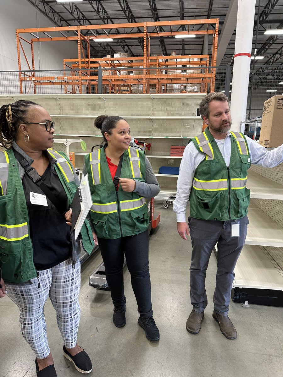 YSantiago54's tweet photo. Shout out to the @FoodBankofDE for their amazing work everyday across our state to combat food insecurity! No one should ever go hungry. @Nemours stands with you to support our local communities to drive out hunger.โค๏ธ #WellBeyondMedicine #PartnershipsMatter
#CommunityEngagement https://t.co/HgUV6fB9Iq