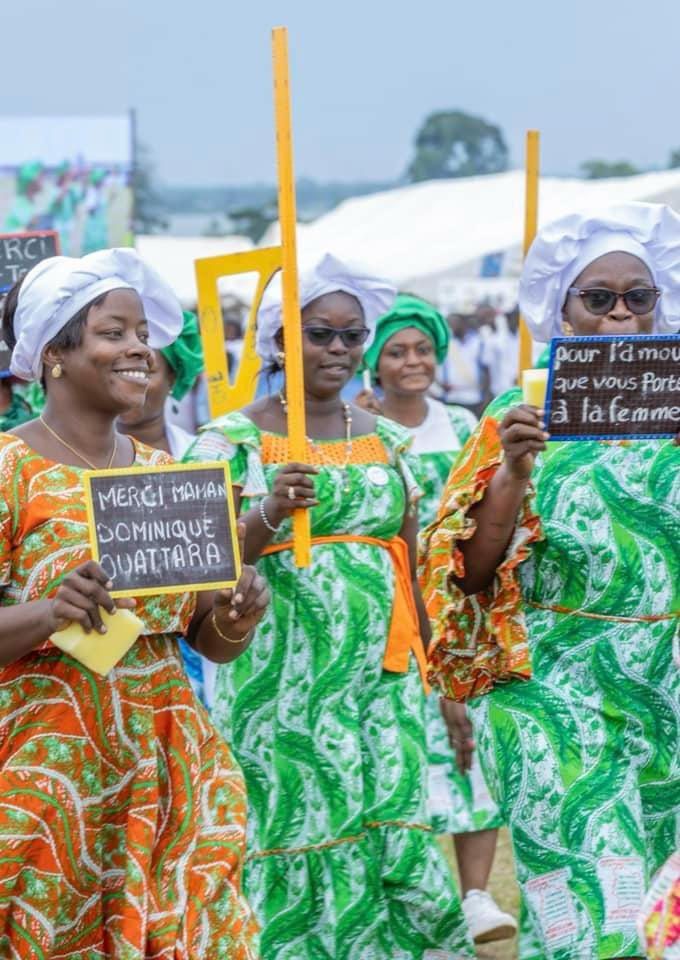 MariatouKONE1's tweet photo. Aux côtés de la Première Dame, Dominique OUATTARA @dominiqueouat , à Songon pour la Journée Internationale des droits de la Femme.
Son soutien aux femmes est remarquable.
Avec le #FAFCI , l'autonomisation des femmes est une réalité.
#JIF2024 https://t.co/b5CfStyz7t
