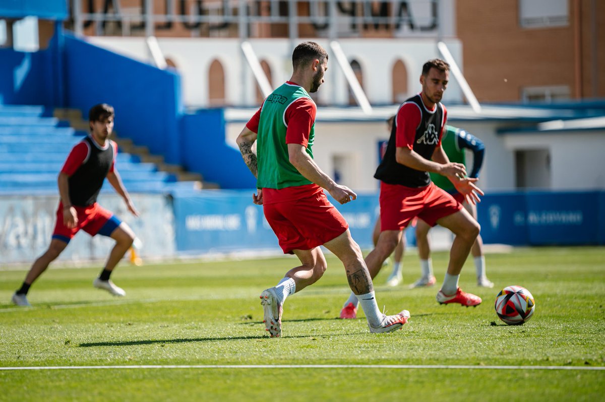 𝐑𝐢𝐭𝐦𝐨 , 𝐑𝐢𝐭𝐦𝐨 💪🏻 🎙️Tras finalizar la sesión de hoy daremos comienzo a la rueda de prensa previa del partido de mañana 🆚 @CordobaCF_ofi . #esmomentodecreer🔵⚪️