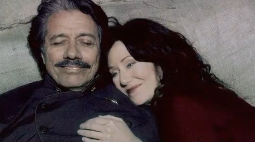 MaryMCDSmiles's tweet image. Forever them. Forever perfect for each other. Forever in our hearts.❤️
"It's enough for this restless warrior just to be with you. When the heart of this star-crossed voyager beats in time with yours."~EJ
#MaryMcDonnell  #EdwardJamesOlmos #LauraAndBillForever
#SpaceParents
