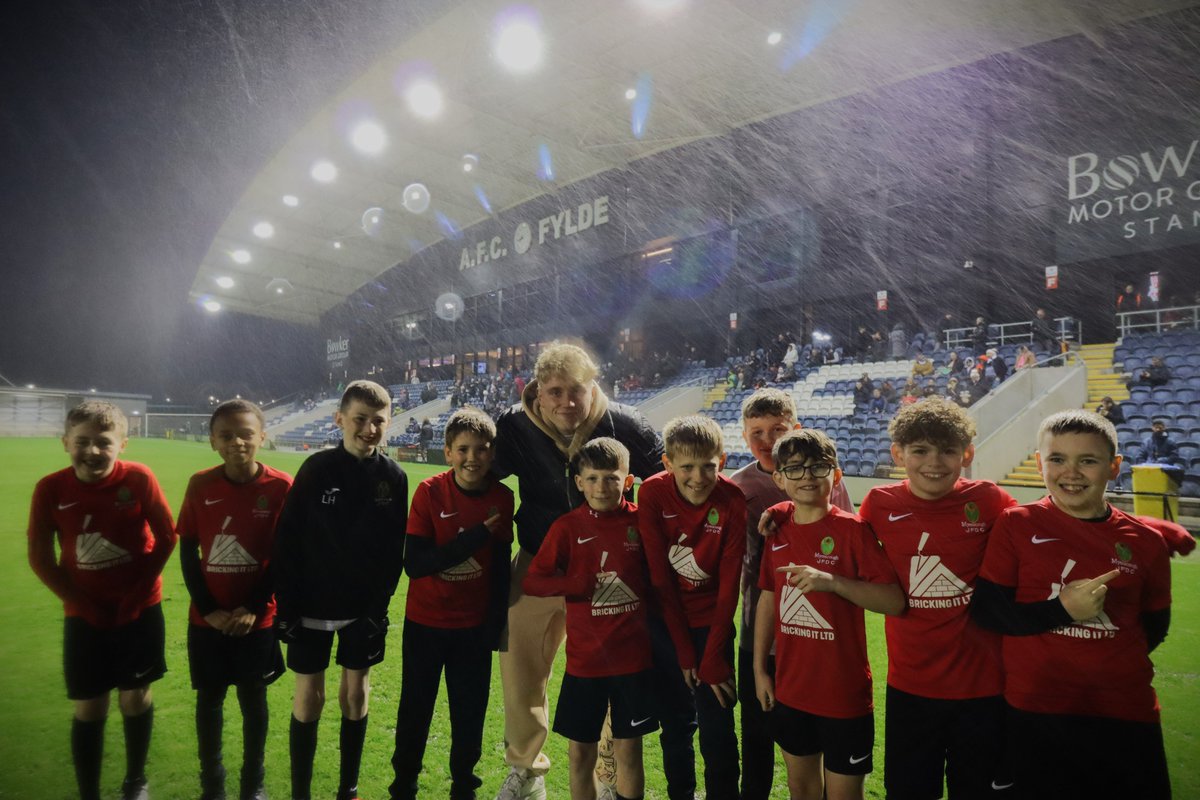 ⚽️ Fans of the Future! 🎉 Myerscough Blacks u11s were our Team of the Week at last night's 2-0 win over Gateshead! 🌧️ We hope you had a great time watching @AFCFylde in the heavy rain! 🤝 Fans of the Future is sponsored by Norbreck Self Storage. #AFCFyldeFoundation