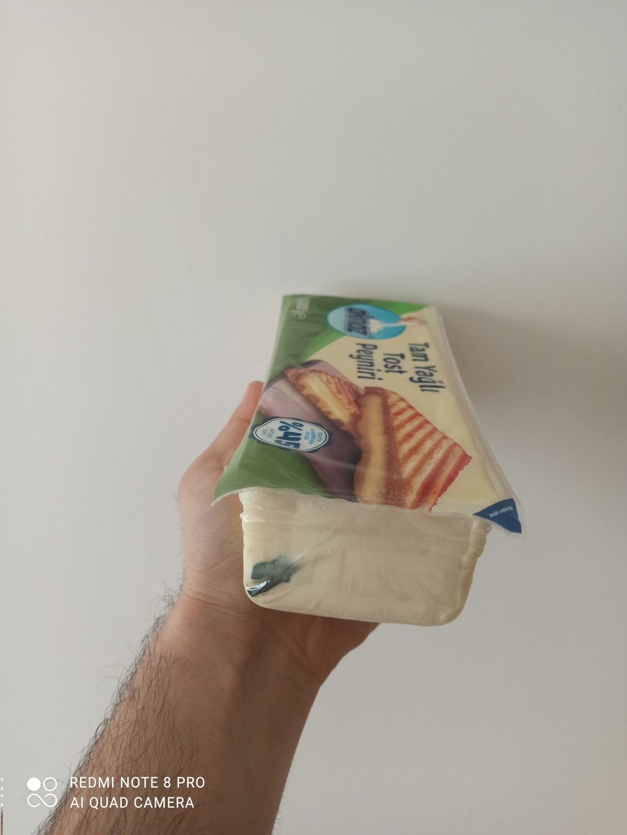 jeliko30's tweet photo. Bim den alınan peynirin daha raftayken küflenmiş olması https://t.co/K7bTc9tTNi