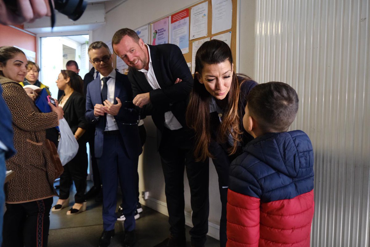 SabrinaRoubache's tweet image. Avec @cvansty dans le quartier des Buers à Villeurbanne, en fin de rénovation urbaine, pour découvrir les actions menées en matière d’accès aux droits et échanger avec les usagers et médiateurs du PIMMS France services.