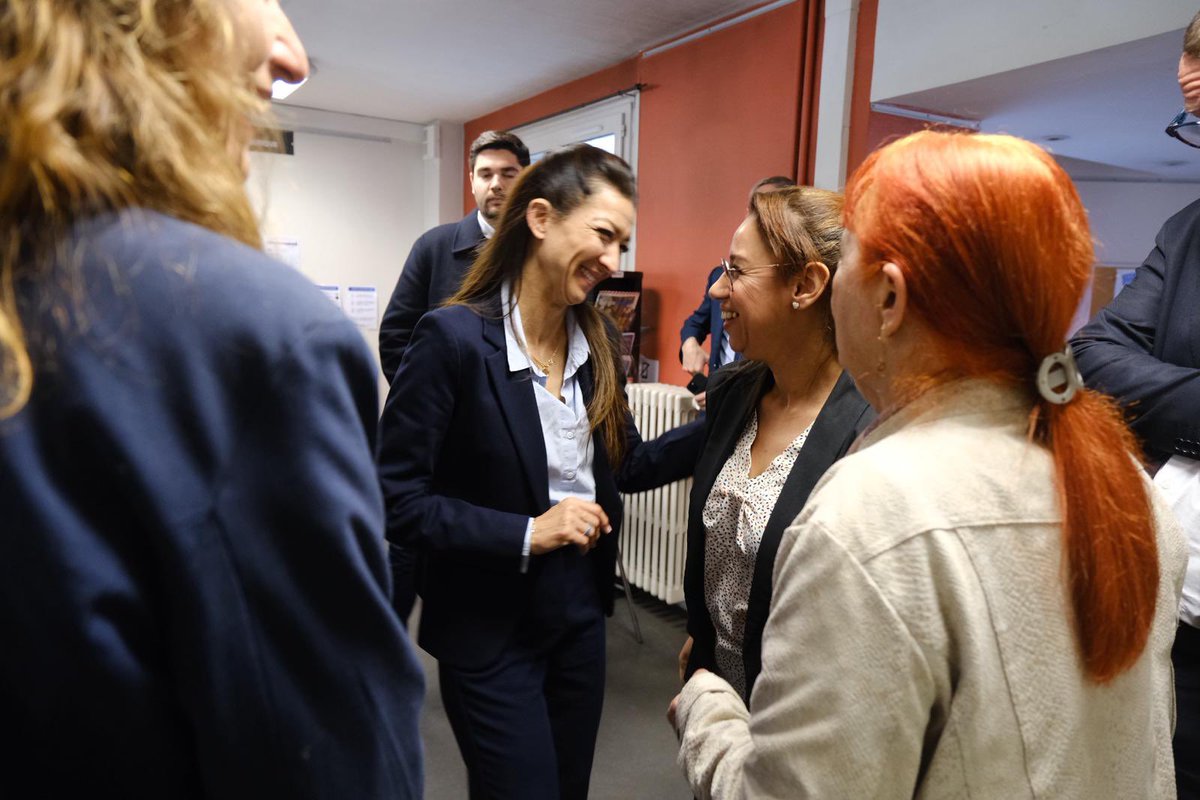 SabrinaRoubache's tweet image. Avec @cvansty dans le quartier des Buers à Villeurbanne, en fin de rénovation urbaine, pour découvrir les actions menées en matière d’accès aux droits et échanger avec les usagers et médiateurs du PIMMS France services.