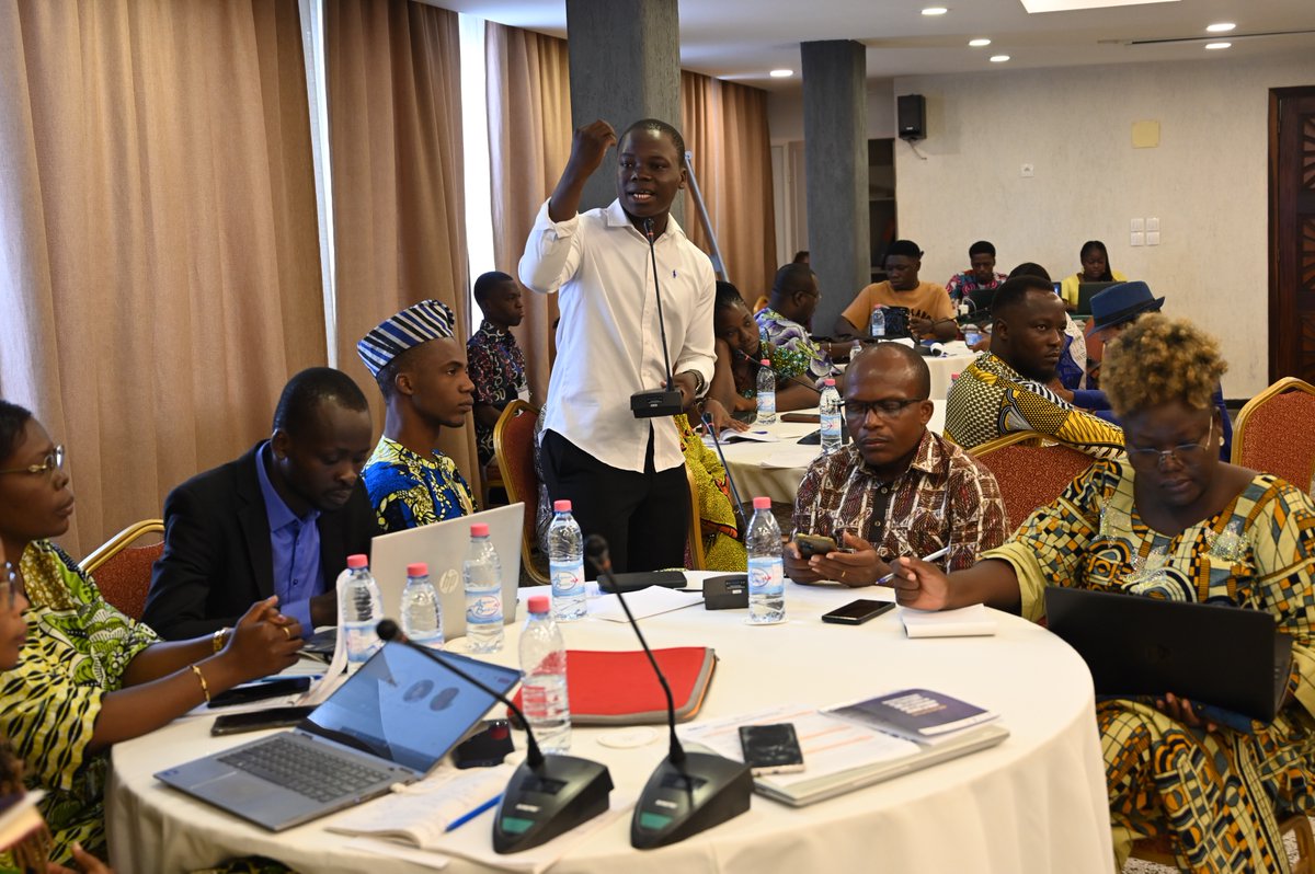 𝐃é𝐛𝐚𝐭 𝐡𝐨𝐮𝐥𝐞𝐮𝐱 𝐞𝐭 𝐢𝐧𝐭𝐞𝐫𝐞𝐬𝐬𝐚𝐧𝐭 sur l'approche utiliser pour parler de l'avortement sécurisé et l'importance d'impliquer les agents de santé, décideurs politiques et OSC.
#RedevabiliteReproductiveBenin
#JusticeReproductiveBenin
#RedevabiliteAvortementSecurise