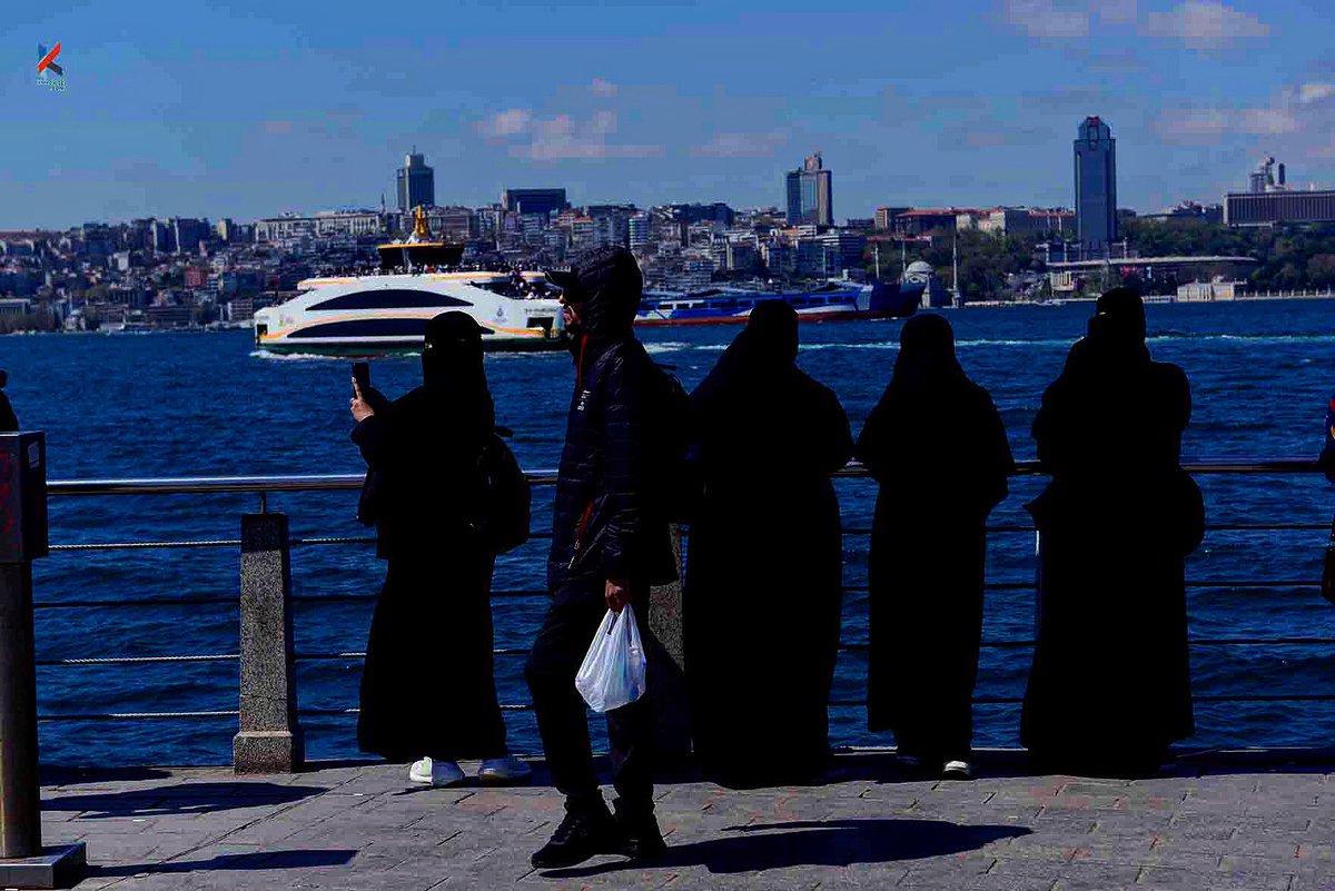 #üsküdar #unicef #unesco #streetwear #magnumphotos #architecture #bnw #blackandwhite #cinematic #film #filmphotography #cinematography #blackandwhitephotography #Cinema #independent #photo #photographer #photographers #photography #photojournalism #PHOTOS #Refugees #street #port