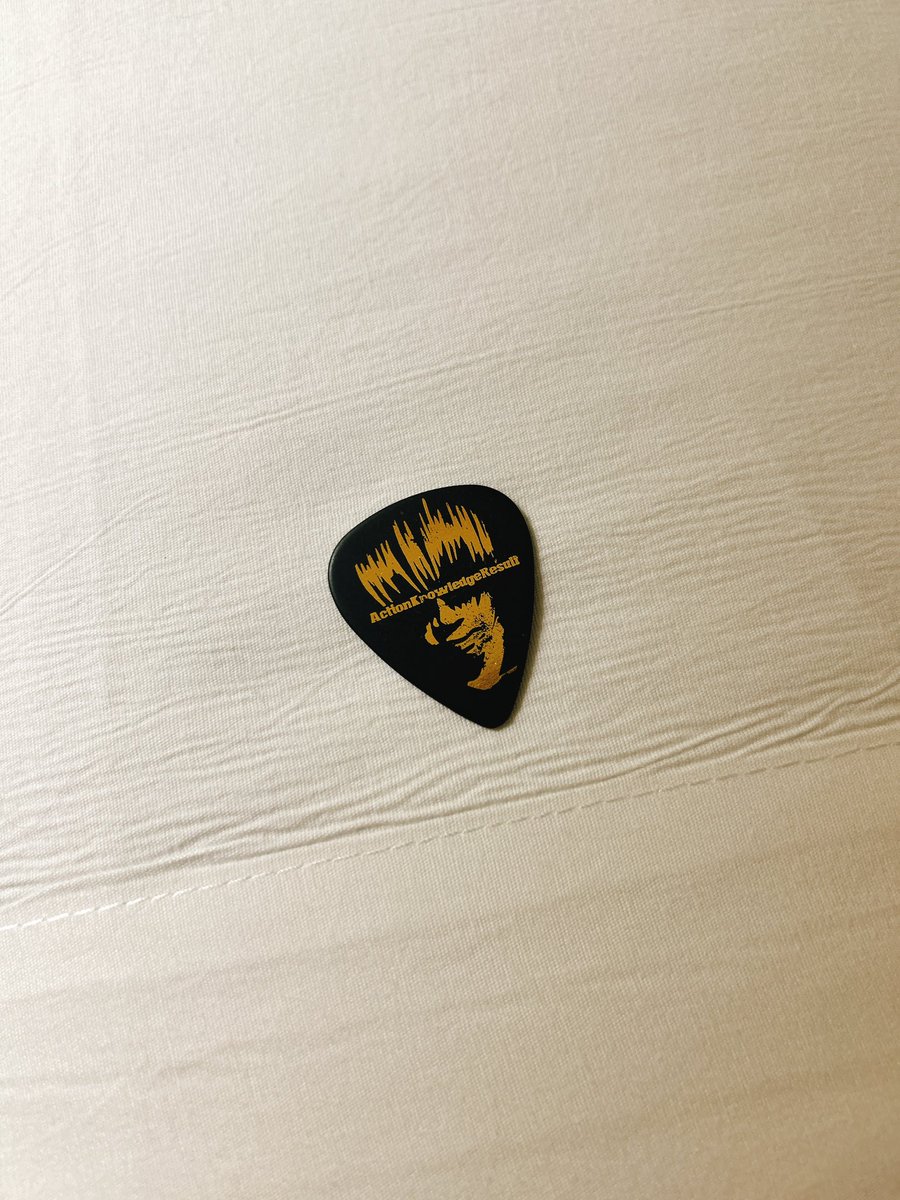 uw_aaa18's tweet photo. 今日UVERのアフパで
彰に質問当てられて
ピックまで貰ってしまった…
彰T着ててよかった…
え、今日命日なの？ https://t.co/k6XidhyfSD
