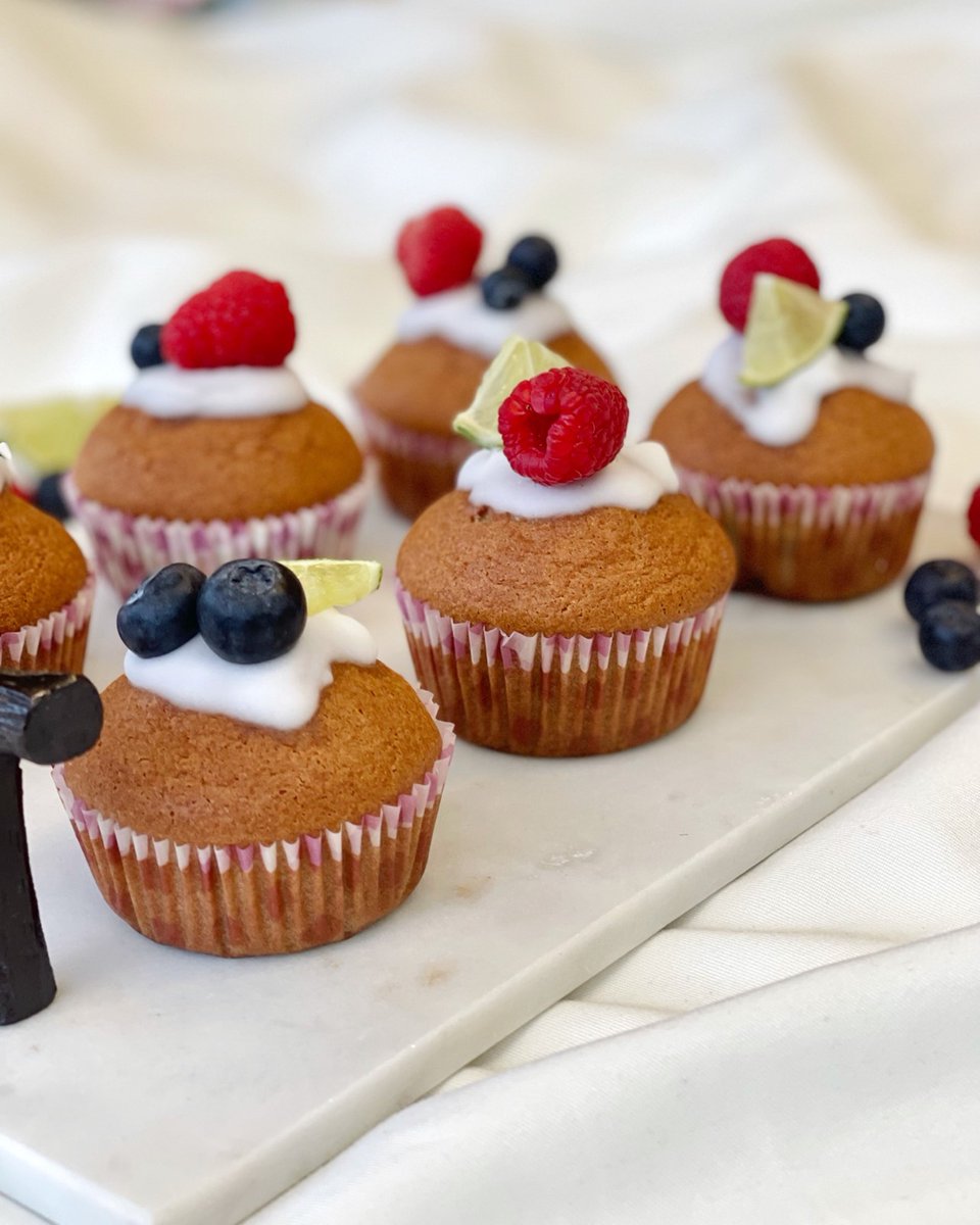 Dit weekend naar buiten? Deze cupcakes passen heel goed in je picknickmand. Glutenvrij en koolhydraatarm. En ook zo gemaakt! Diëtist Hilal Buyukbas maakte het recept. 

ow.ly/Cqfn50RakCm
#recept #koolhydraatarm #glutenvrij #bakplezier #picknick