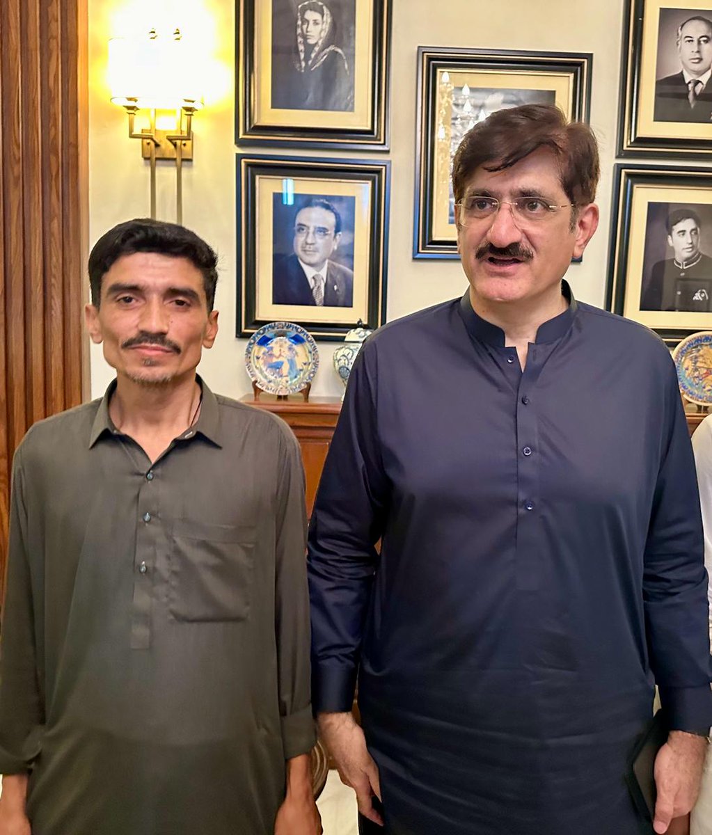 UxamaIsmail's tweet photo. Elder brother Sheraz Ahmed with Mayor Karachi @murtazawahab1 and CM Sindh @MuradAliShahPPP https://t.co/Od9XHN6Mof