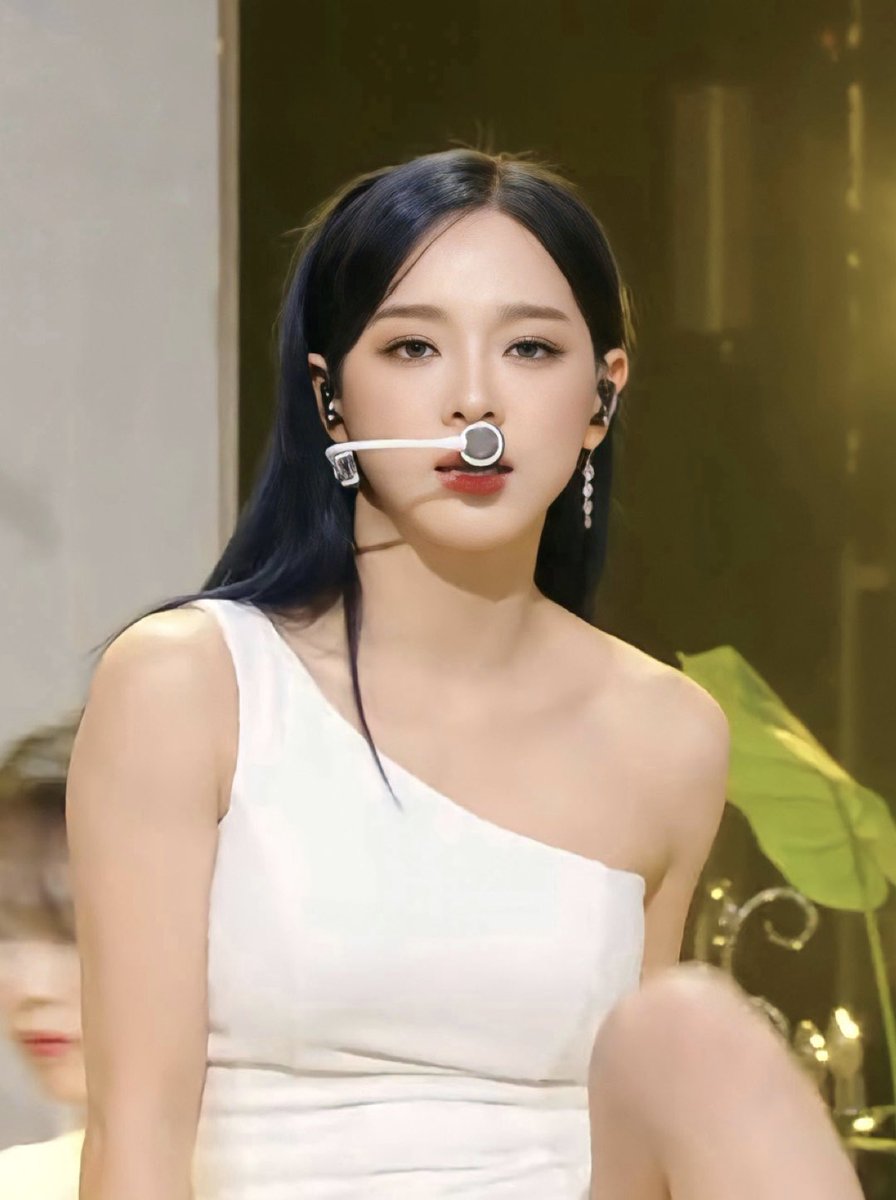 sejeongOppa's tweet photo. Without credit limit 😏 https://t.co/RNIE2GDTs5