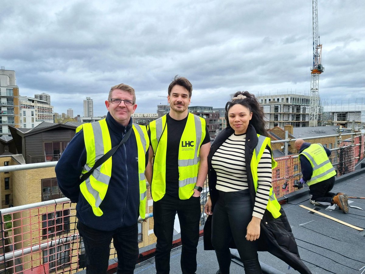 🌈 Another beautiful day visiting the project site of CHARLESWORTH HOUSE where roof replacement works are nearly completed. Our TSM Sam Whiting, and CSM Paige Kent met the client team from Poplar HARCA and our appointed company Thameside Roofing Ltd and shared these pics👇