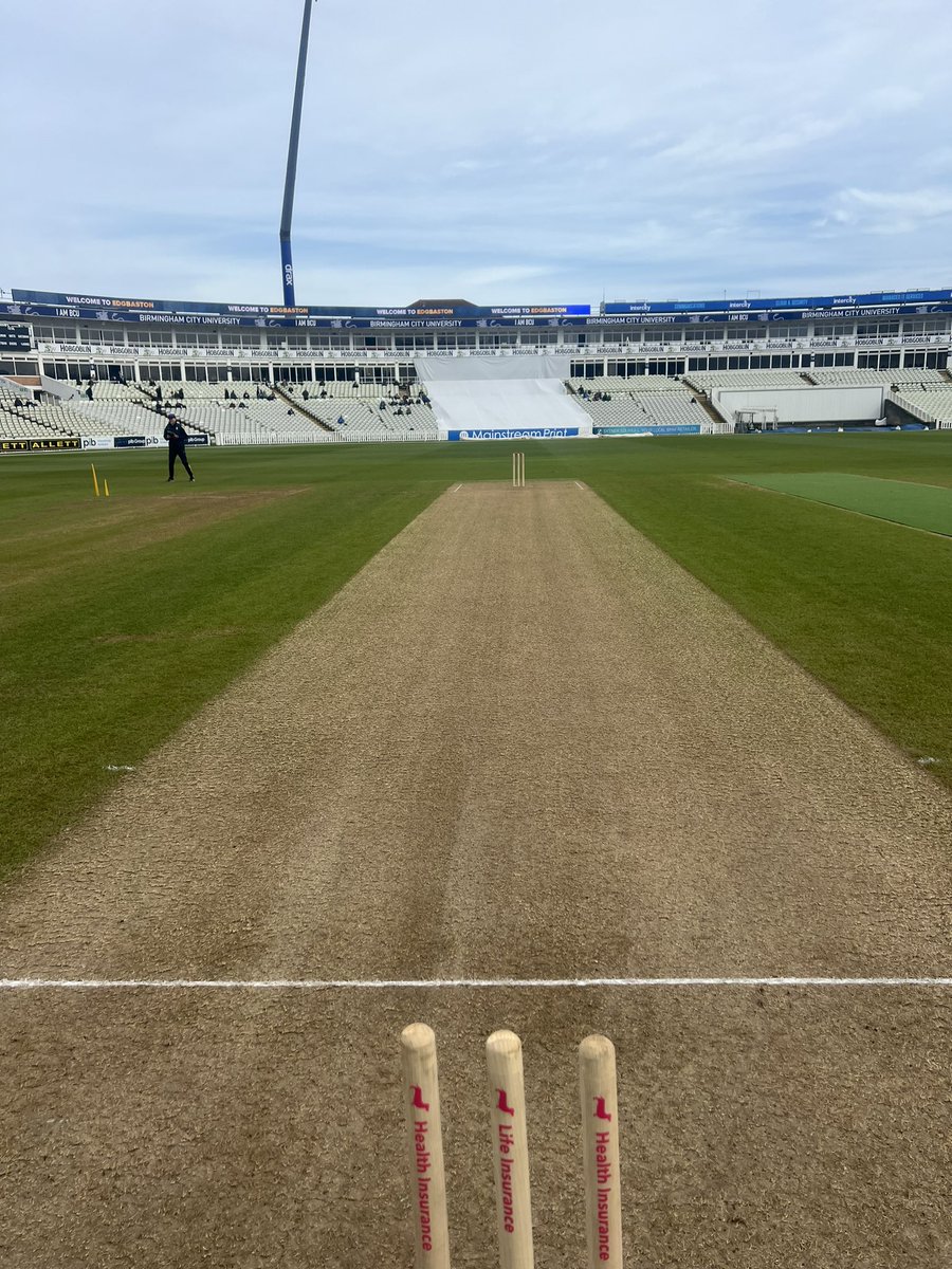 So back to back championships games @WarwickshireCCC v @DurhamCricket